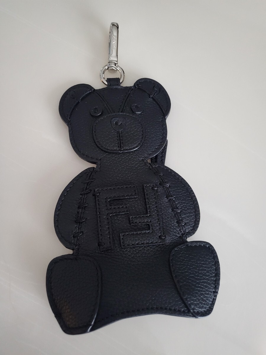 【超美品】FENDI フェンディ Roma レザー製 ベア型 チャーム キーホルダー