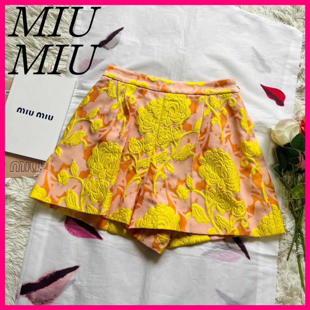 目立った傷や汚れなし】【美品】MIU MIU 総柄ショートパンツ
