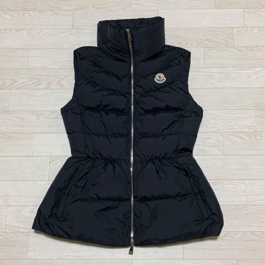 新品同様MONCLER GRIAZブラックダウンベスト フレア4D221