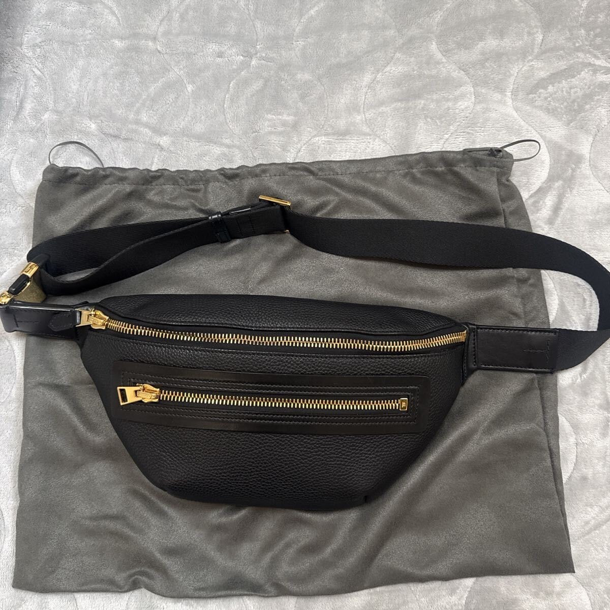 TOM FORD トムフォード ボディバッグ H409T LCL037