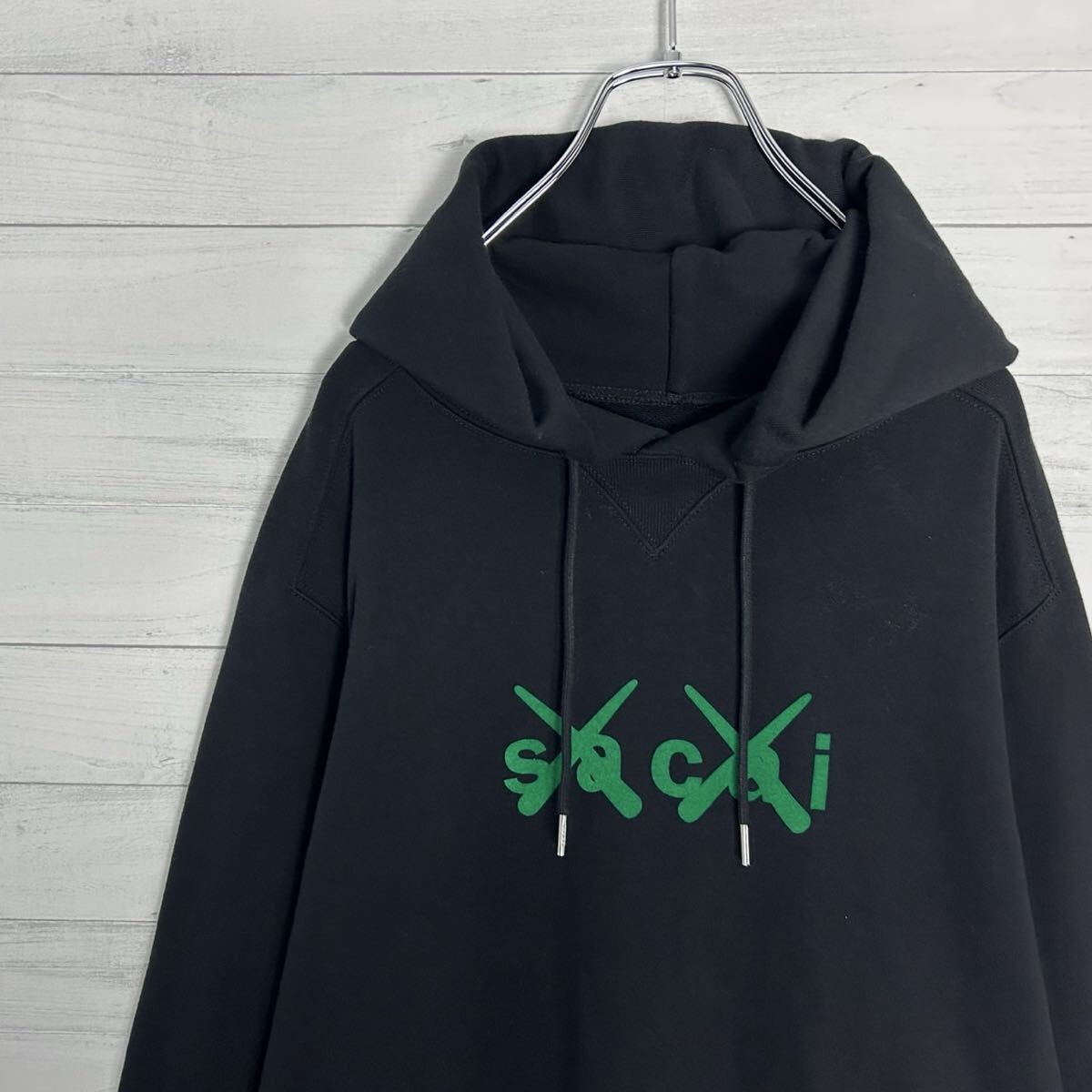 極美品 Sacai×KAWS サカイ カウズ コラボ フロッキーロゴ プルパーカー スウェット 長袖 サイズ3 ブラック 黒 トップス メンズ