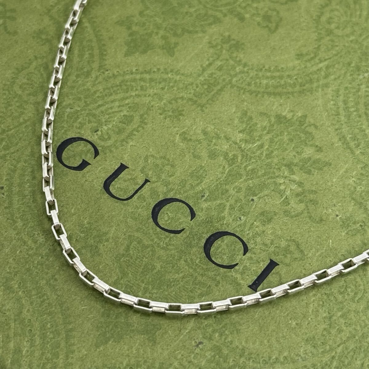 目立った傷や汚れなし】GUCCI ベネチアン スクエア チェーンのみ