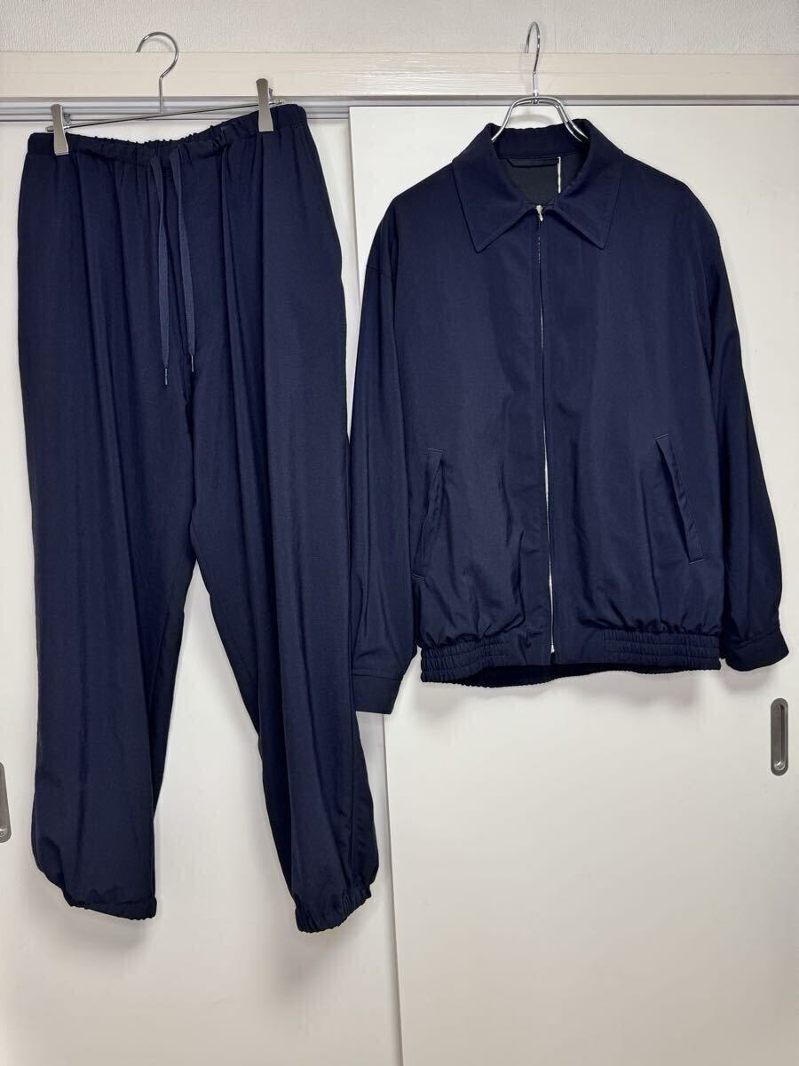 【新品未使用 セットアップ】COMOLI ウールスイングトップ × 青山店限定 ウールドローストリングパンツ 上下サイズ1 NAVY/コモリ/タグ付き