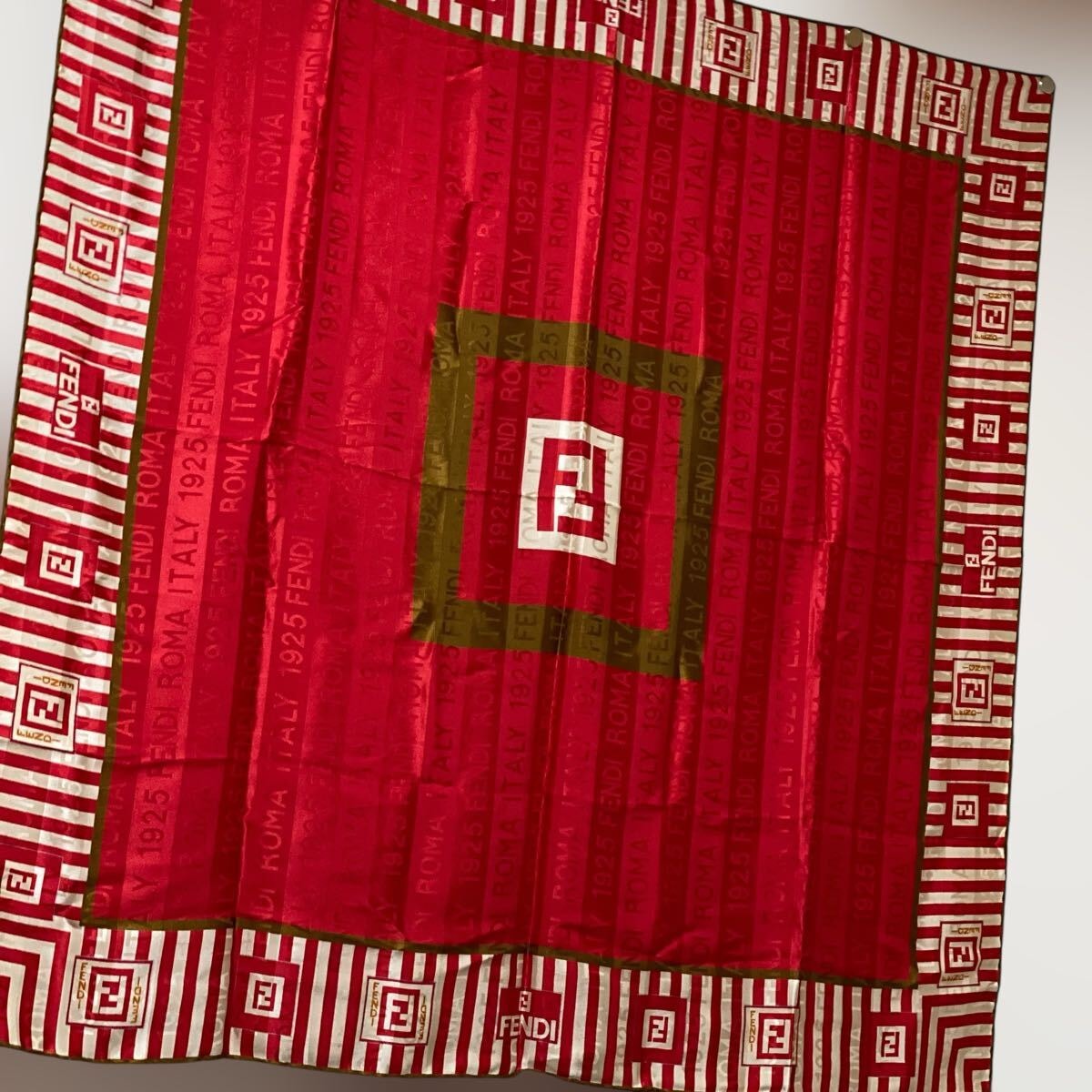FENDI 大判シルクスカーフ ストライプ 赤 ペカン FF ズッカ フェンディ VINTAGE