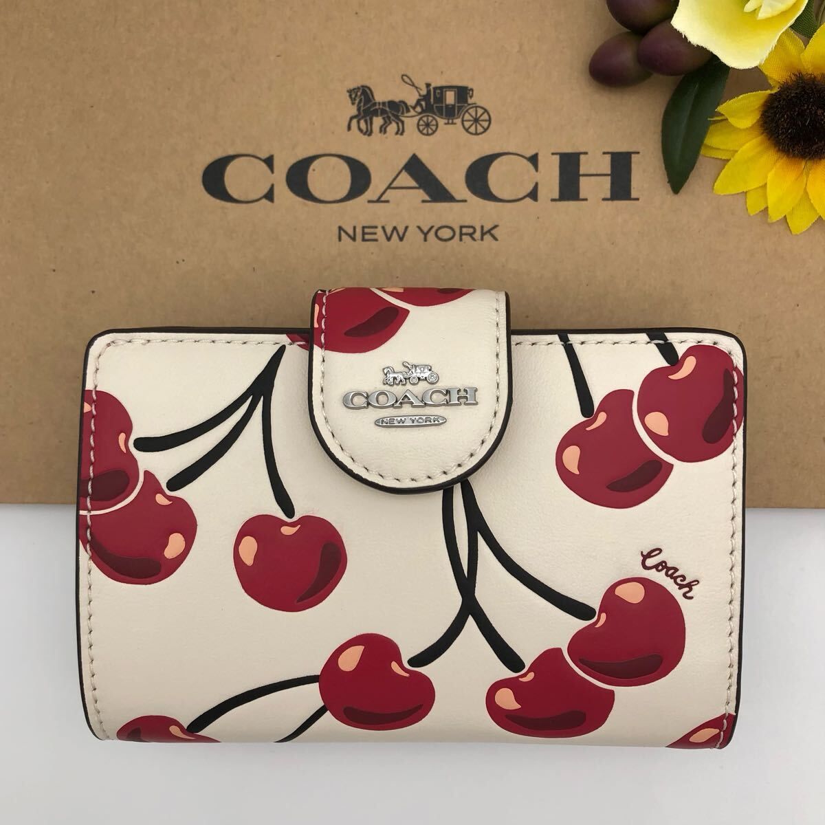 COACH 財布 ★大人気★ ミディアム コーナージップ ウォレット フローラルプリント チョーク CZ762 SVCAH 新品