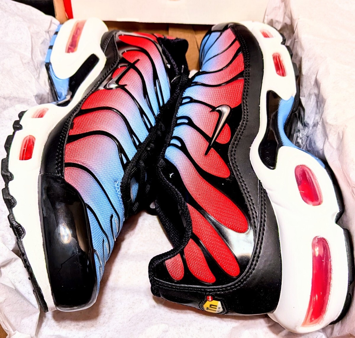 ☆送料込■新品26.5cm■ナイキ エア マックス プラス AIR MAX PLUS ブラック/ブルー/ライトクリムゾン WMNS【定価.25080円】