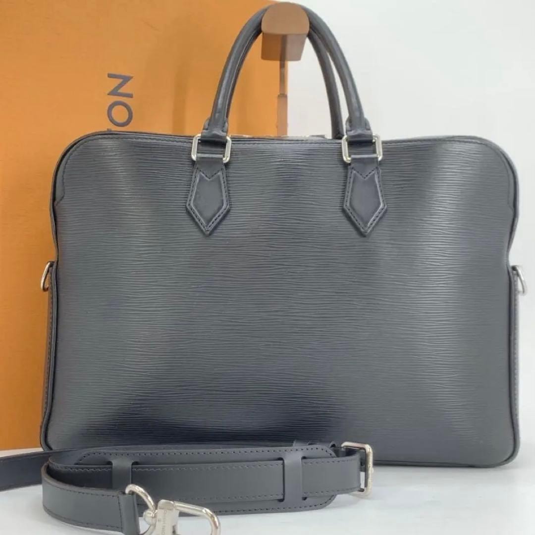 美品 LOUIS VUITTON ルイヴィトン エピ ブリーフケース ショルダーバック ビジネス 書類 ノワール M51377 グレインレザー 黒 A4可能 メンズ