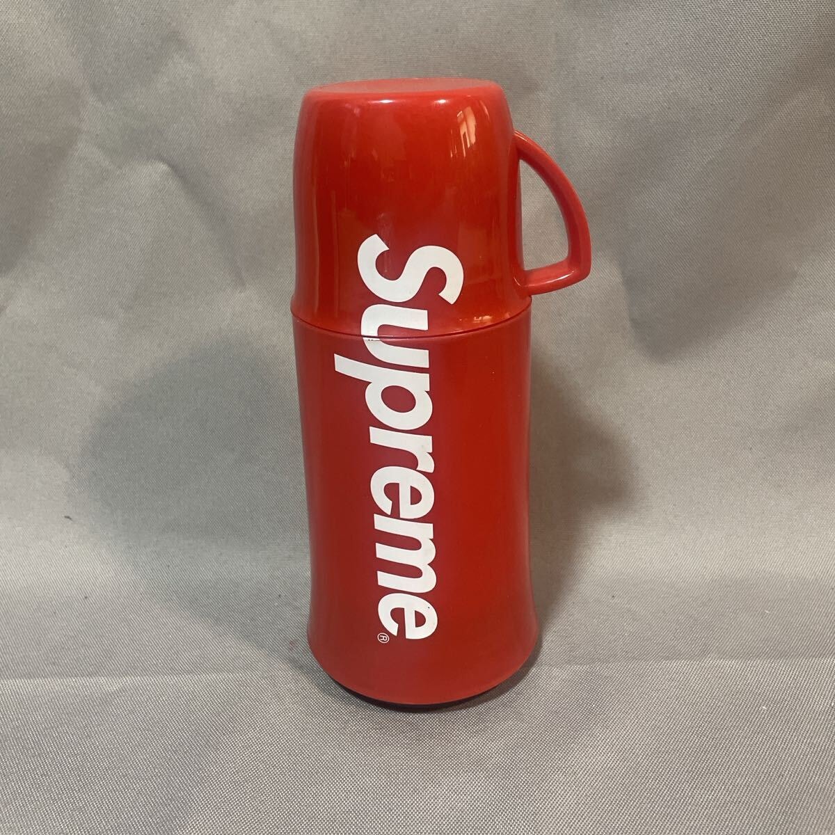 シュプリーム 水筒 赤