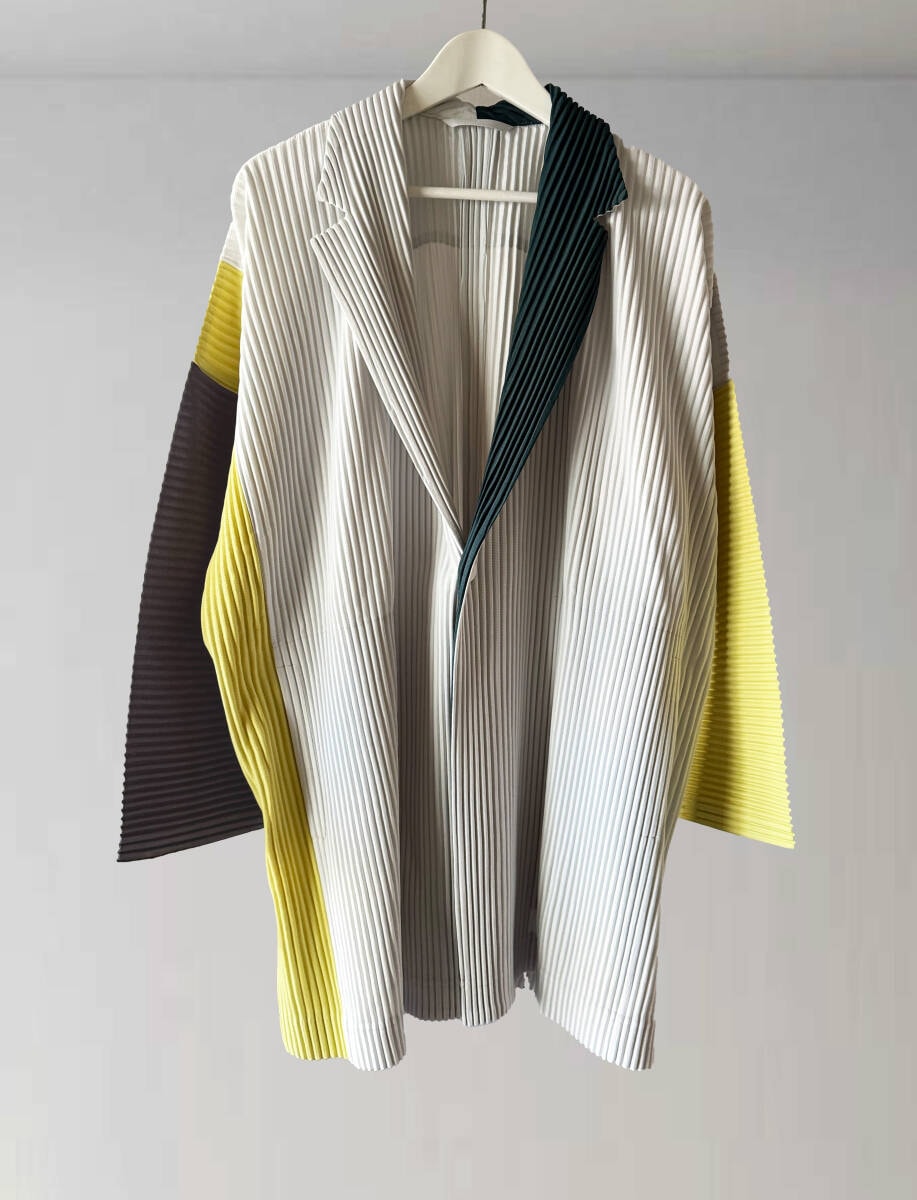 未使用に近い】限定カラー 新品同様 イッセイミヤケ オムプリッセ