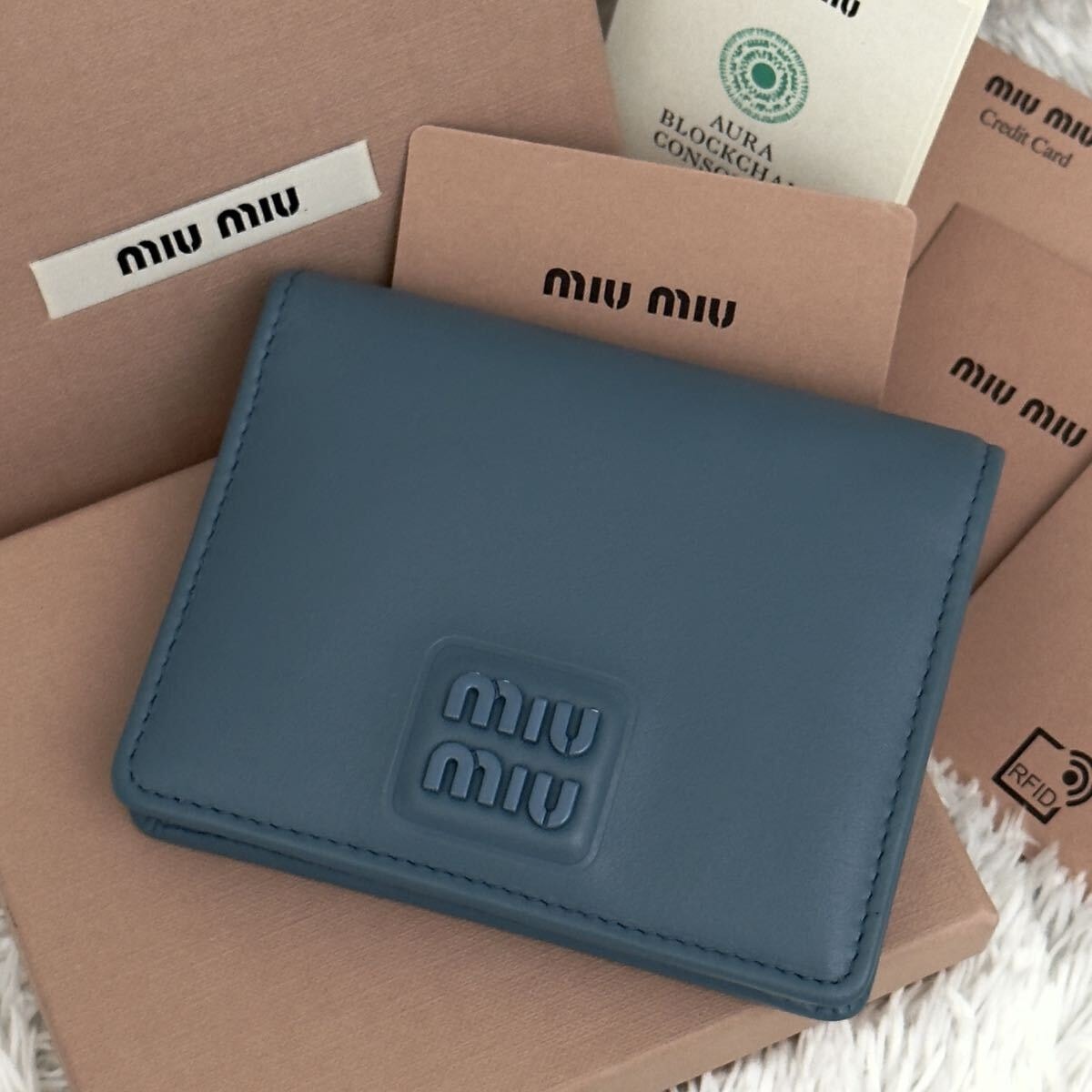 ☆未使用級☆現行 RFID内蔵 MIUMIU ミュウミュウ 財布 パデッドレザー 新型