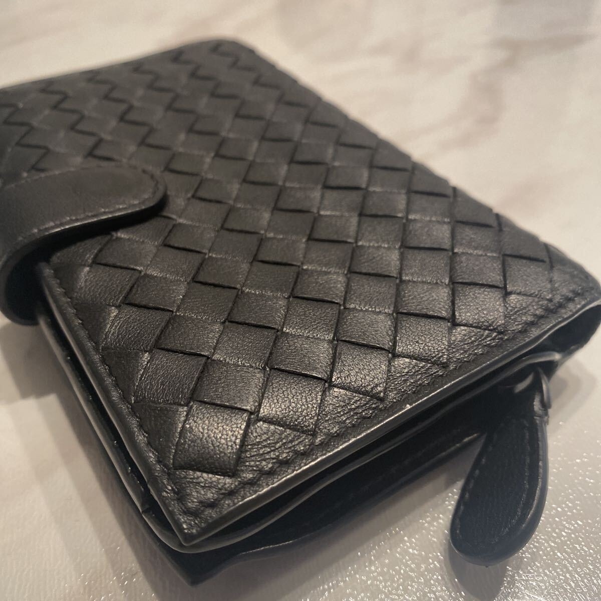 大人気！極美品！ BOTTEGA VENETA ボッテガヴェネタ イントレチャート ラウンドファスナー コンパクトウォレット 二つ折り財布　ミニ財布