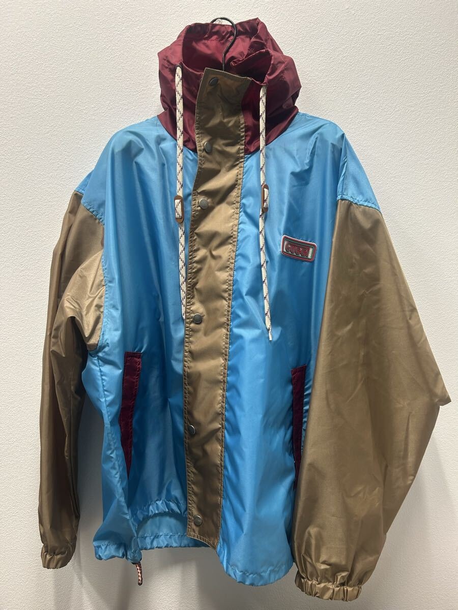 中古未使用に近い)極美品　GUCCI 23SS 740572 フーデッド マウンテンパーカー ナイロンジャンパー ブルー系　44イタリア製 正規品 メンズ