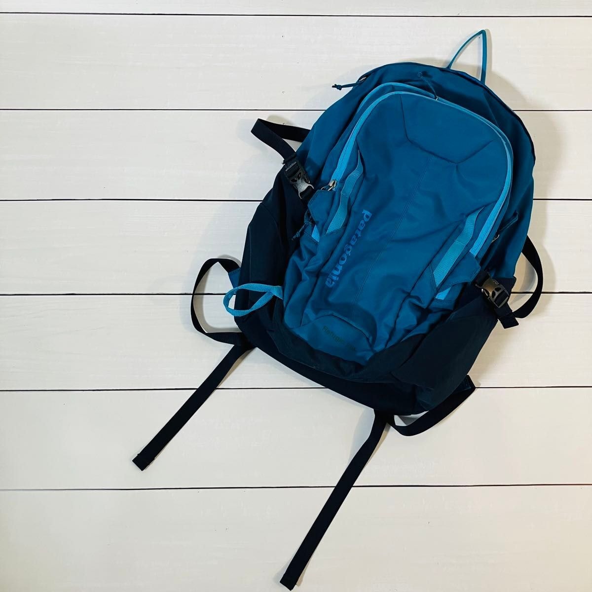 【美品】patagonia バックパック Refugio 28L ブルー リュックサック パタゴニア アウトドア 送料込み 状態良好