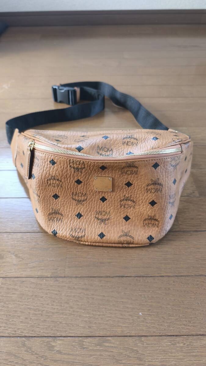 MCM（エムシーエム）パトリシア ヴィセトス スモール ショルダーバッグ ラインストーン スタッズ コニャック レザー レディース【中古】 B (目立った傷や汚れなし)】MCM（エムシーエム）パトリシア ヴィセトス