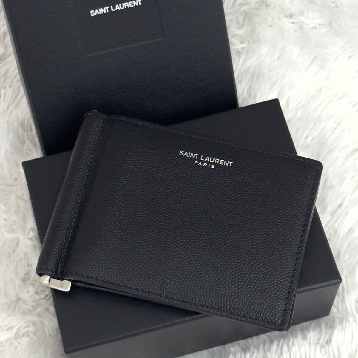 サンローラン　財布　マネークリップ 綺麗に使っていたので特に傷等もございません。 Yves Saint Laurent 美品 サンローラン パリ ロゴプレート