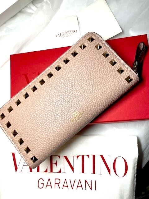 新品【VALENTINO GARAVANI】ロックスタッズ カーフスキン ウォレット