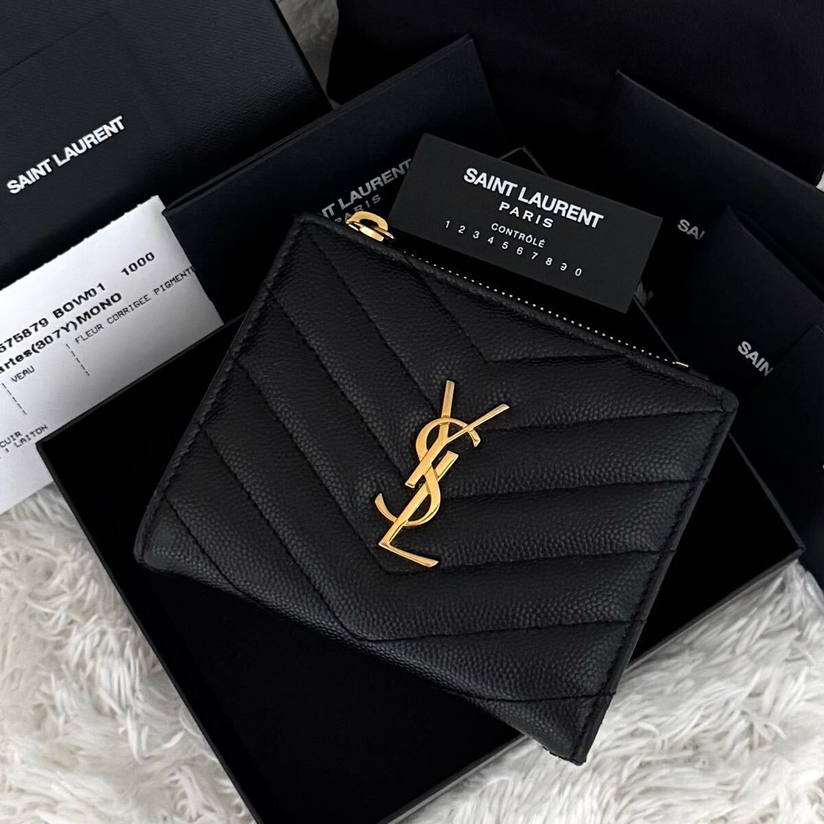 ☆極上美品☆サンローラン Saint Laurent 財布 カサンドラ Vステッチ 二つ折り財布 レザー ブラック