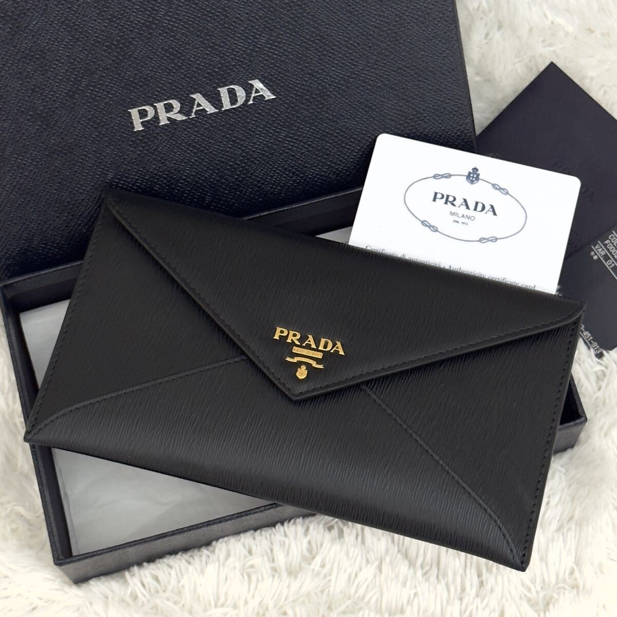 【未使用級/付属品完備】PRADA エンベロープ 財布 サフィアーノ メタルロゴ 国内即納】PRADA サフィアーノ エンベロープ長財布1MF175 (PRADA
