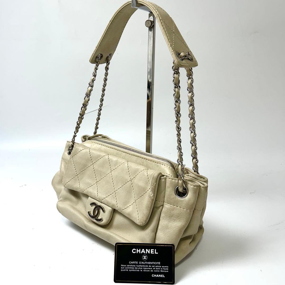 シャネル　マトラッセ チェーン　ワンショルダーバッグ　アイボリー