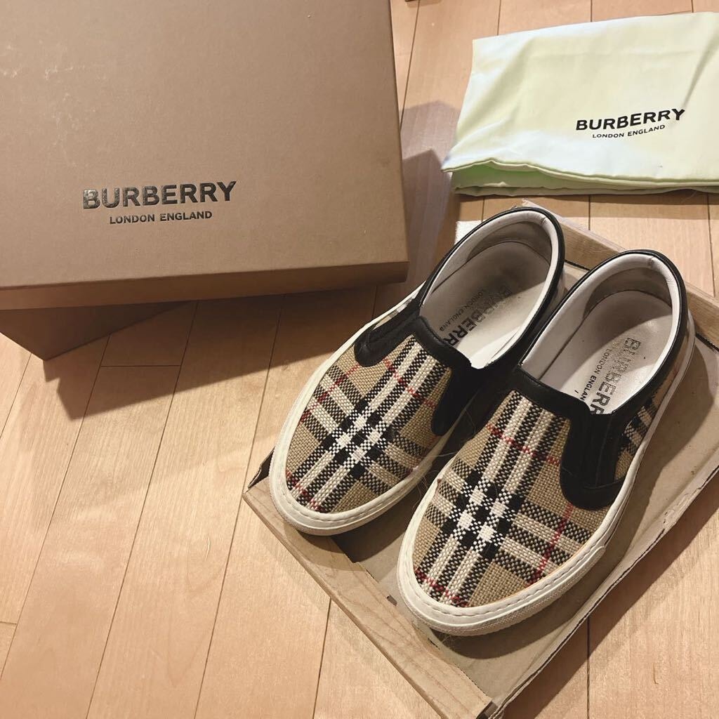 BURBERRY バーバリー スリッポン 36 1/2 箱袋付き