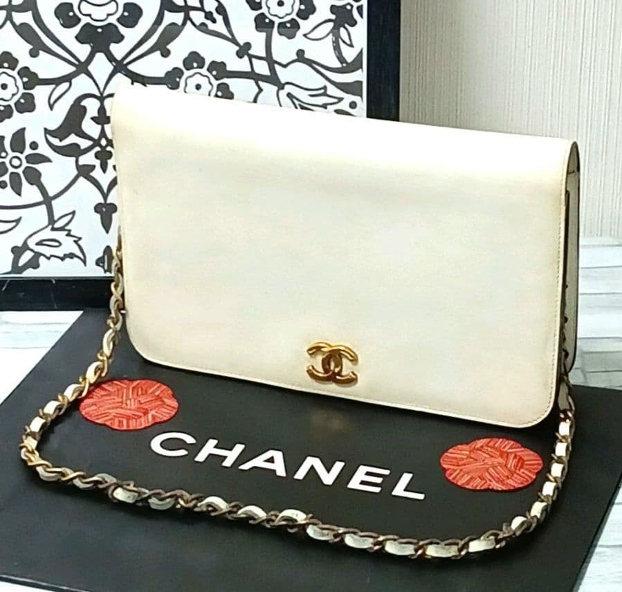 【正規品】CHANEL　シャネル　シングルフラップ　プッシュロック　チェーンショルダー　カーフスキン　ホワイト　白　鑑定済