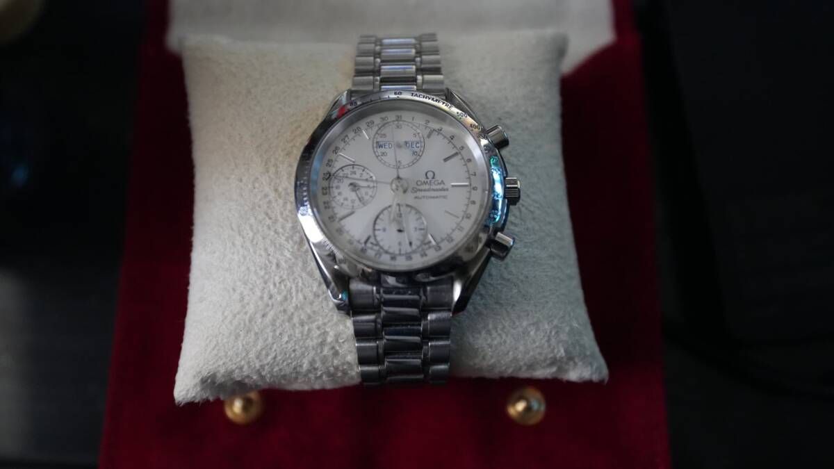 【美品】オメガ　スピードマスター　omega speedmaster 白文字盤【本物】