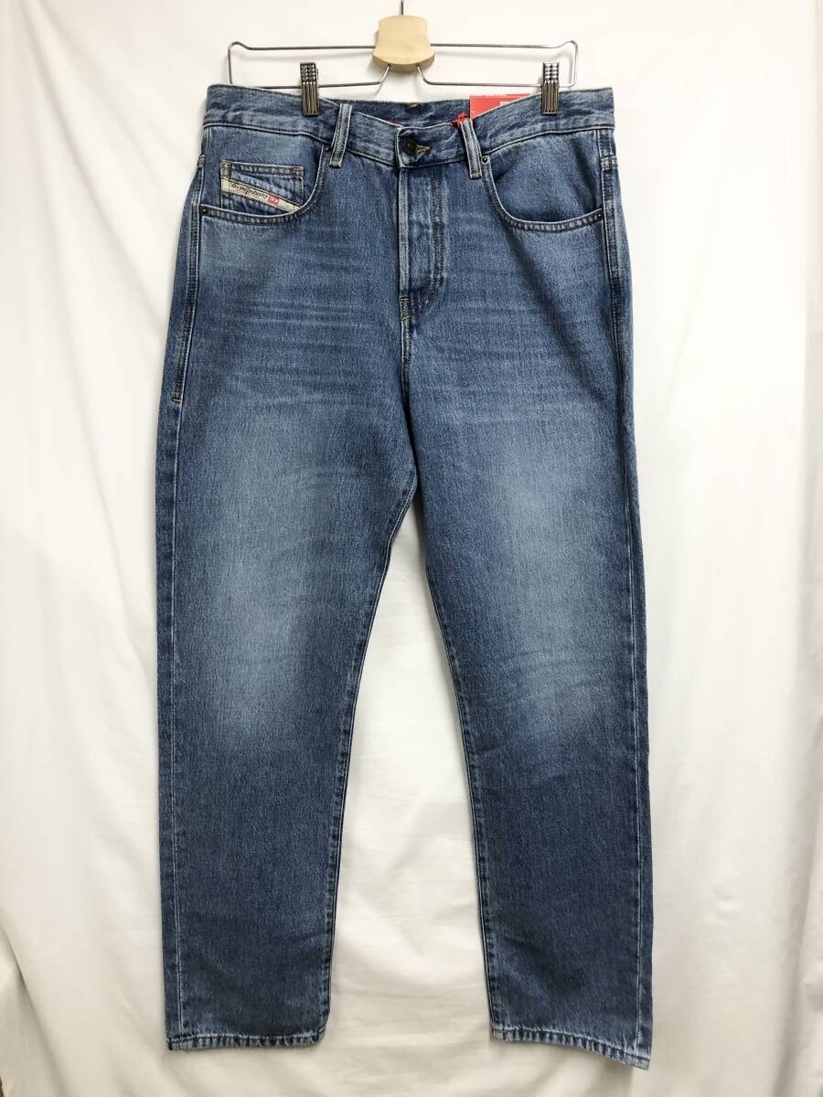 ○★新品未使用　DIESEL (ディーゼル)　2020 D-Viker ストレートジーンズ　32　ブルー系★○