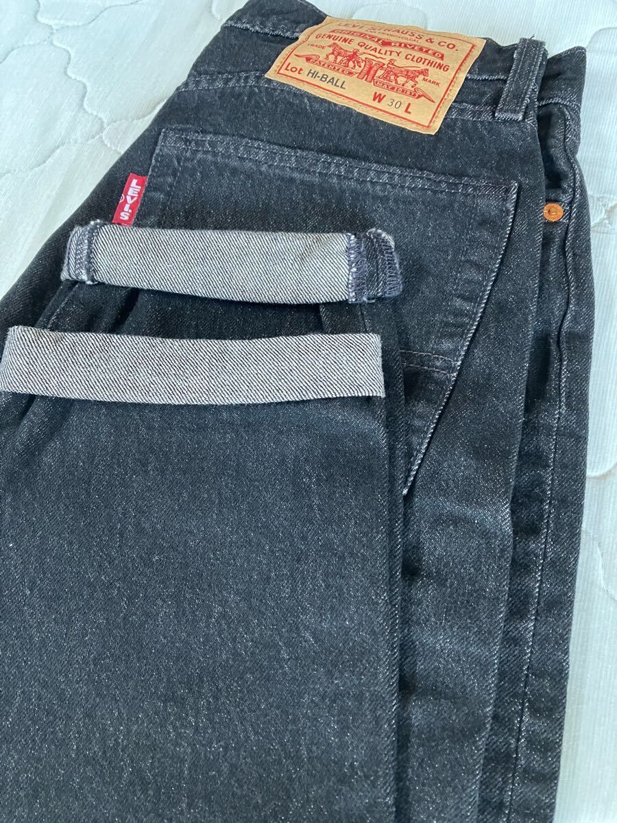 LEVI’S PREMIUM HI-BALL DENIM