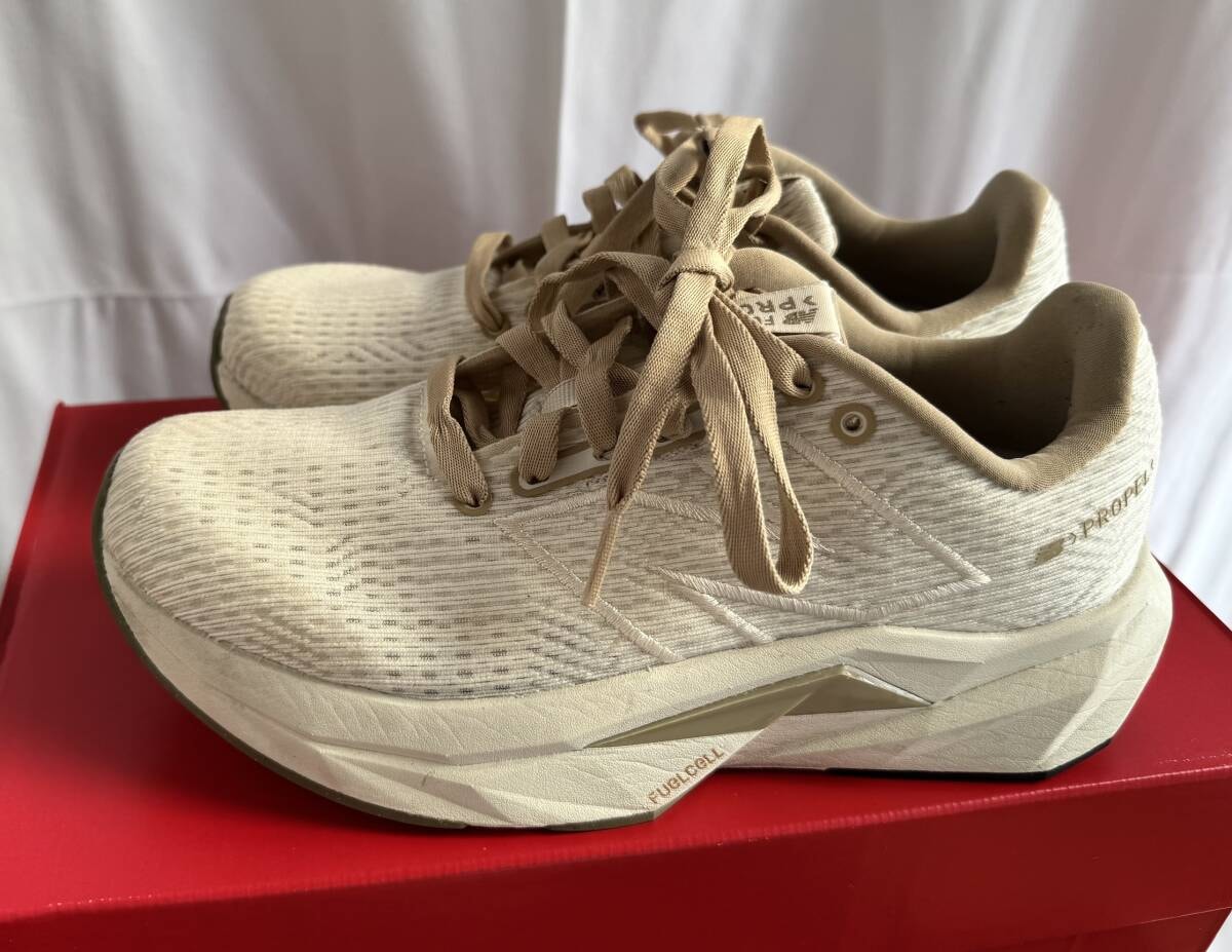 New Balance☆ニューバランス☆FuelCell Propel v5☆オフホワイト