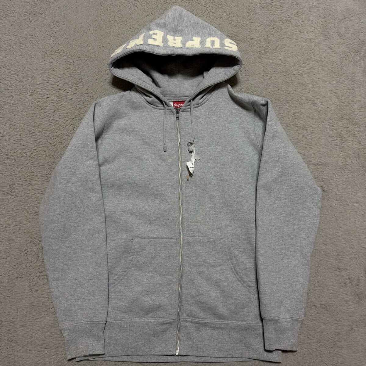 B (目立った傷や汚れなし)】Supreme フードロゴ Zip Up Hooded