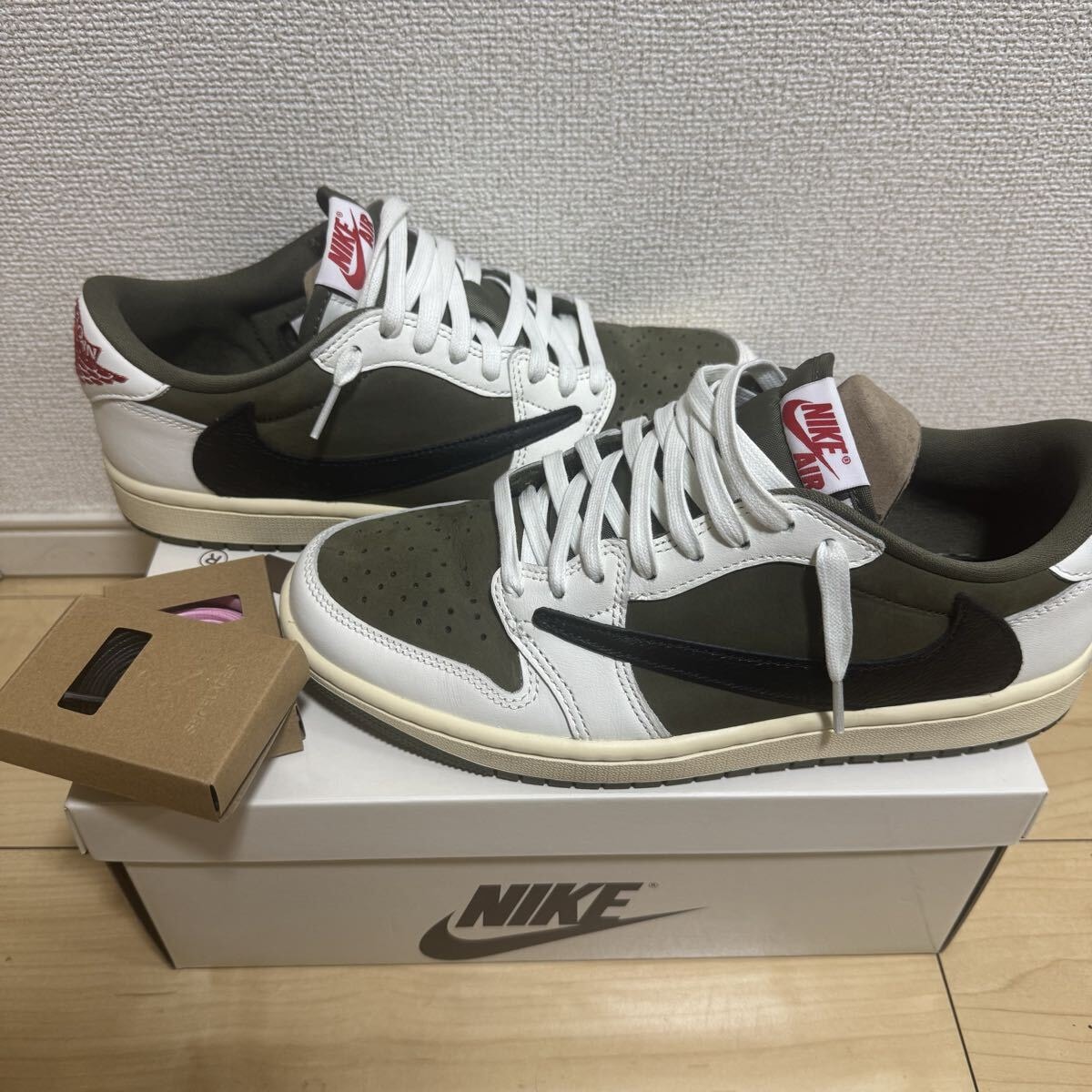 トラヴィススコット × ナイキ エアジョーダン1 ロー OG SP 