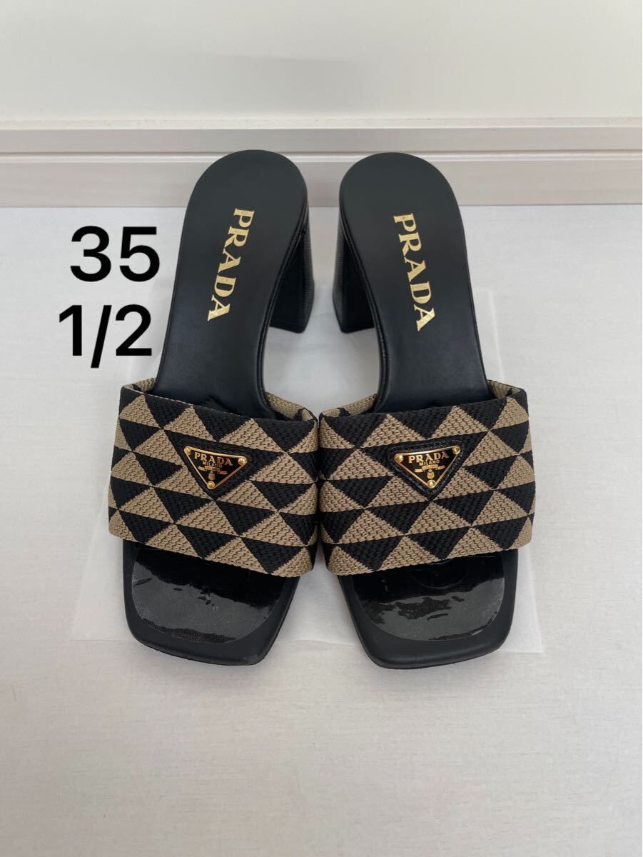 プラダ　エンブロイダリーファブリックサンダル　ブラック　ベージュ　ミュール　トライアングル　幾何学模様　PRADA 三角ロゴプレート　