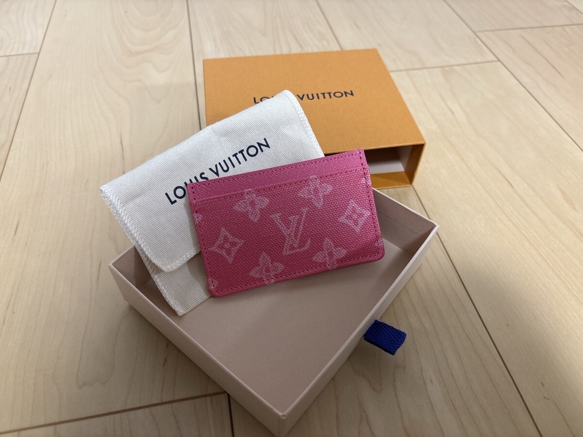 大幅値下げ決行！激レア 即完売大人気 ルイヴィトン130周年記念特別モデル 日本未発売 2月現在 海外超品薄 ピンク モノグラム カードケース