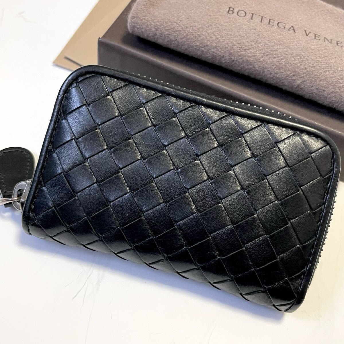 ★BOTTEGA VENETA ボッテガ コインケース 小銭入れ ミニウォレット イントレ ラウンドファスナー 黒 中古【鑑定済み 本物保証】