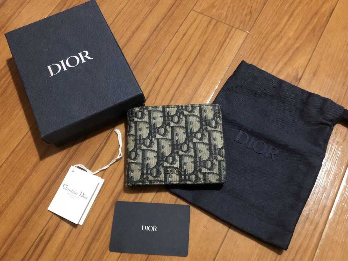 Christian Dior 二つ折り財布 モノグラム柄 【公式通販】
