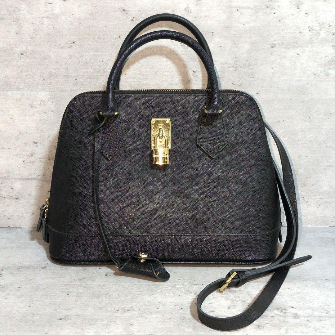 【Samantha Thavasa サマンサタバサ】レディアゼル☆2wayハンドバッグ☆南京錠☆クロシェット☆ショルダー紐☆冠婚葬祭☆ブラック ゴールド