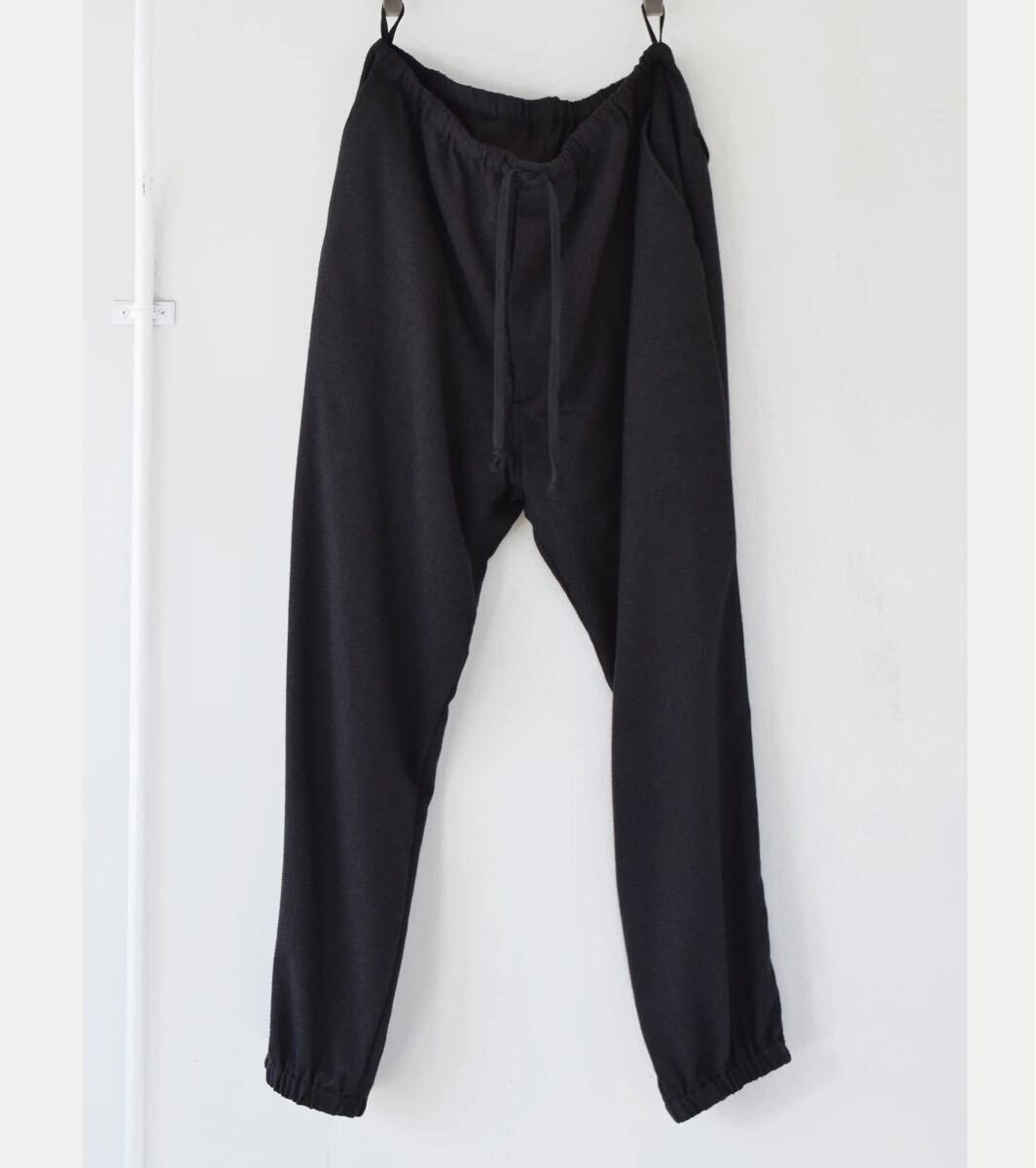 【美品】COMOLI (コモリ) ウールビエラ ドローストリングパンツ NAVY size1 日本製/ネイビー/ウール100%/ボトムス/イージーパンツ