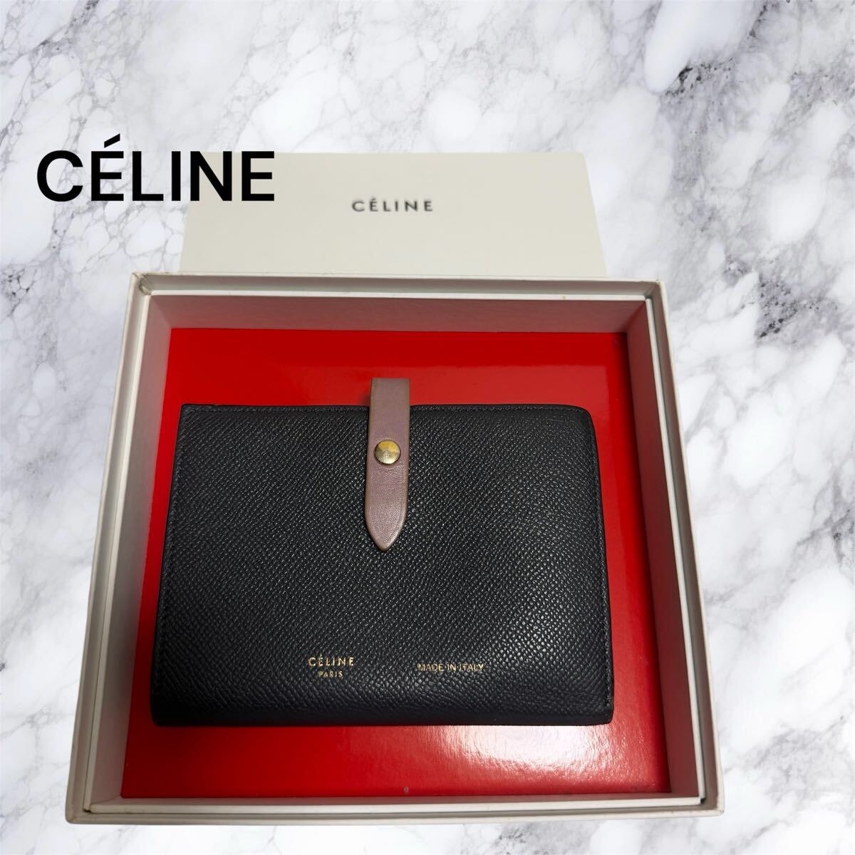 CELINE スモールストラップウォレット ペブル/ミネラル CELINE｜スモールストラップウォレットを愛用中です | LEE