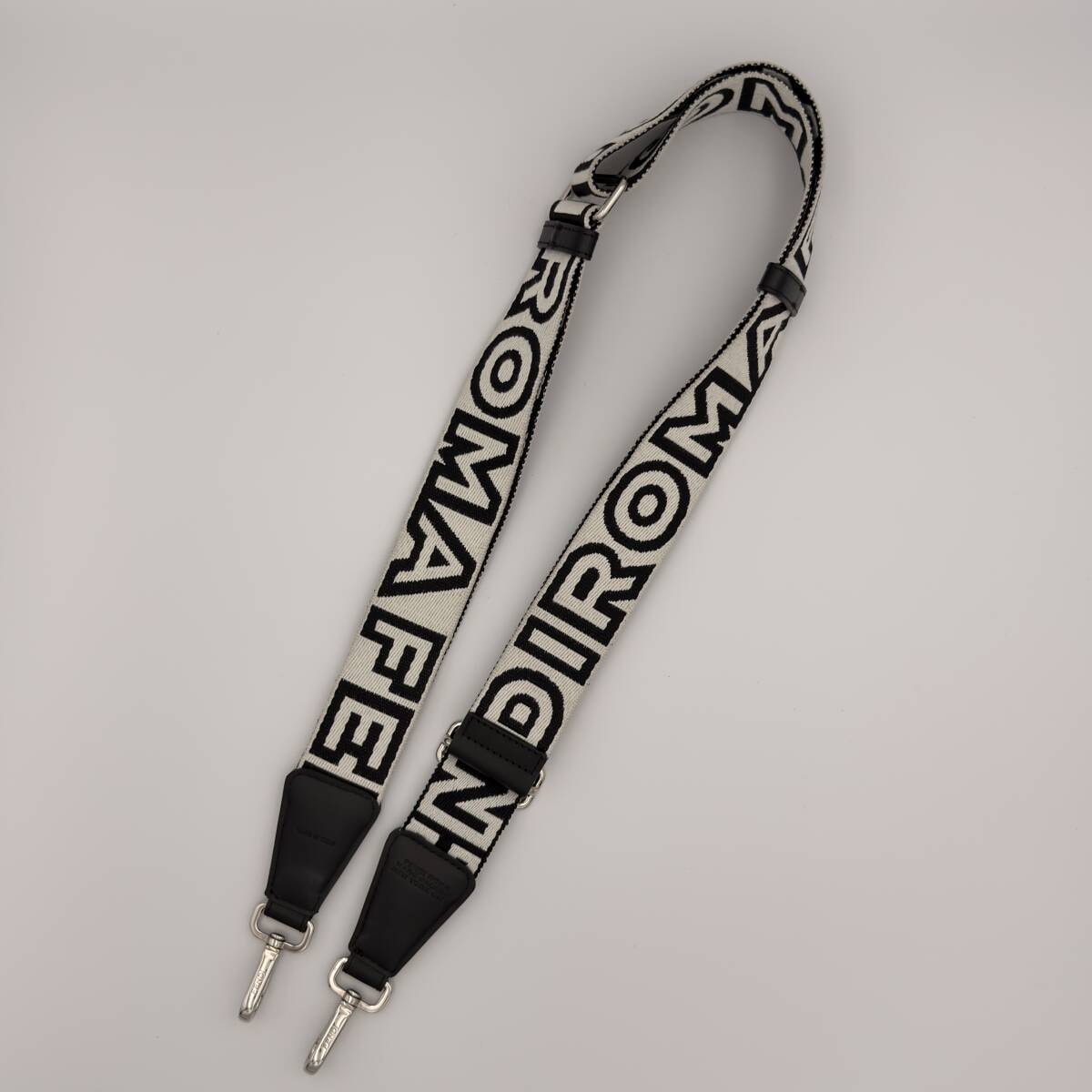 C (やや傷や汚れあり)】186005 FENDI フェンディ FENDI チェーン 