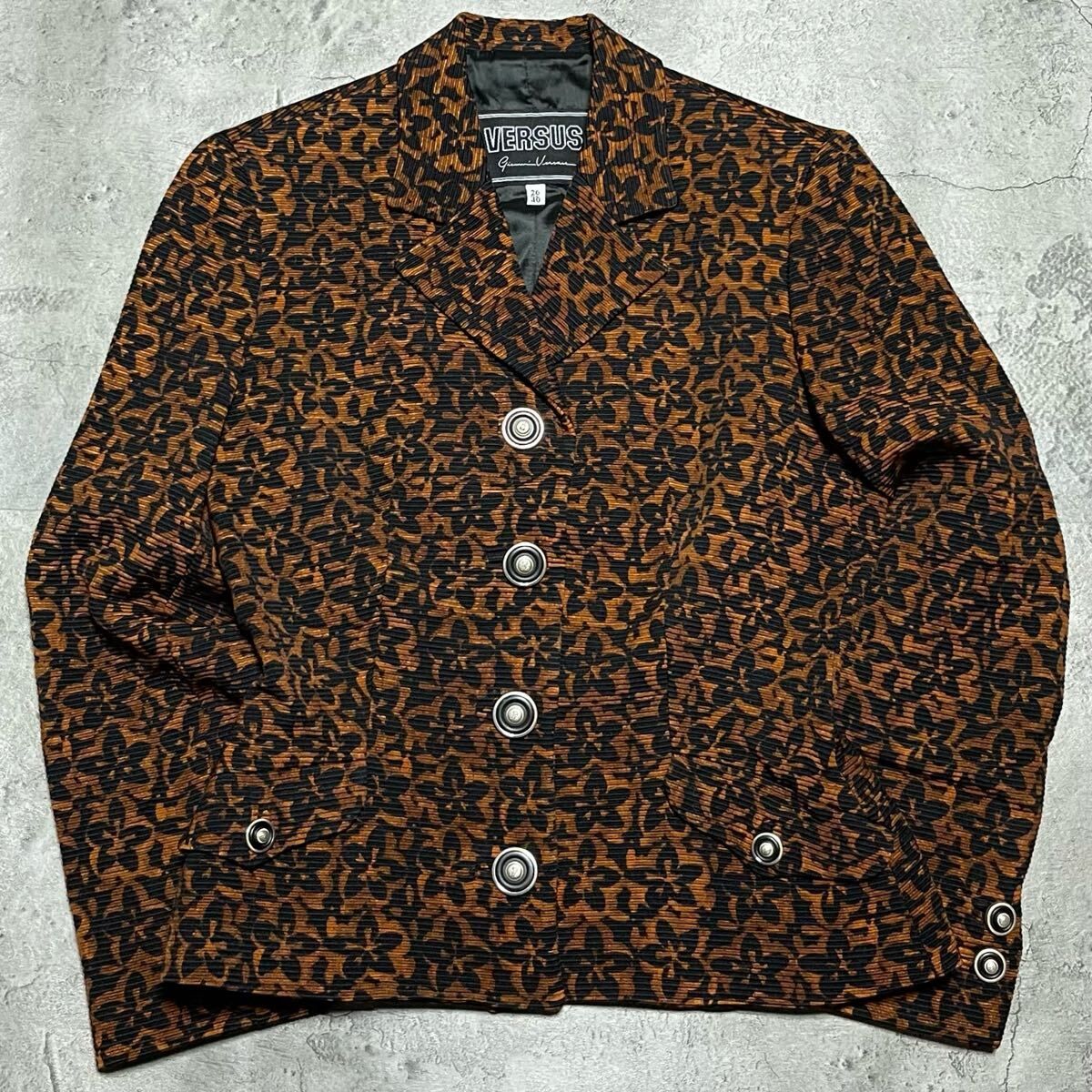 VERSUS GIANNI VERSACE ヴェルサス　ジャンニヴェルサーチ　ジャンニヴェルサーチェ　総柄デザイン　テーラードジャケット　40サイズ