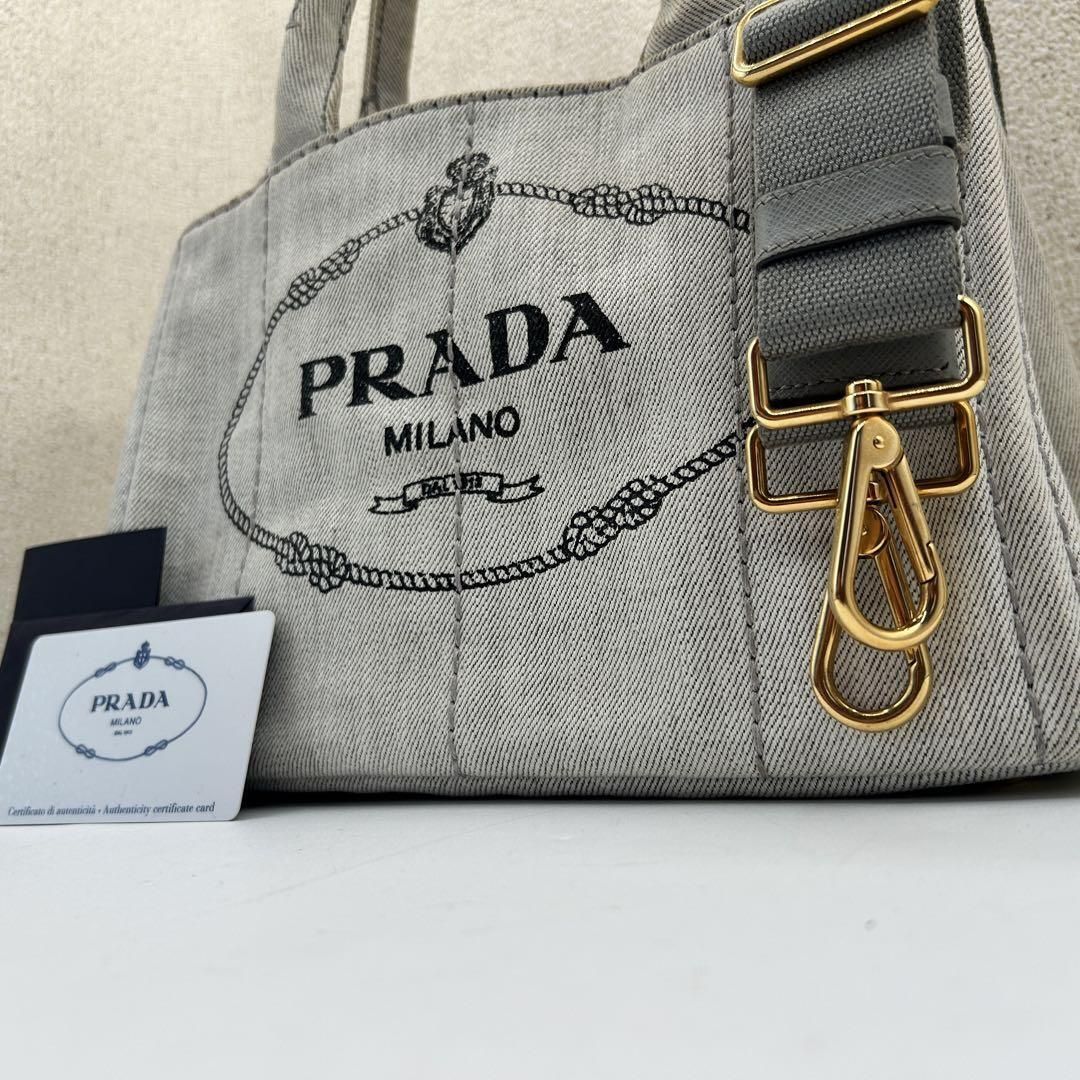 PRADA プラダ カナパ Sサイズ トートバッグ デニム キャンバス 2WAY 肩掛け ショルダーバッグ ロゴ 刺繍 ホワイト グレー カジュアル 通勤