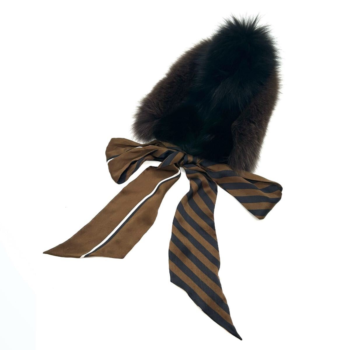 FENDI フェンディ　ストール　ファー　スカーフ　ショール　ティペット　フォックス　ラビット　マフラー　レディース リアルファー 毛皮