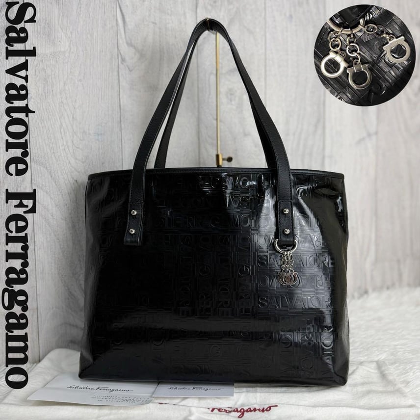 B (目立った傷や汚れなし)】美品 保存袋付 Salvatore Ferragamo B (目立った傷や汚れなし)】美品 保存袋付 Salvatore Ferragamo