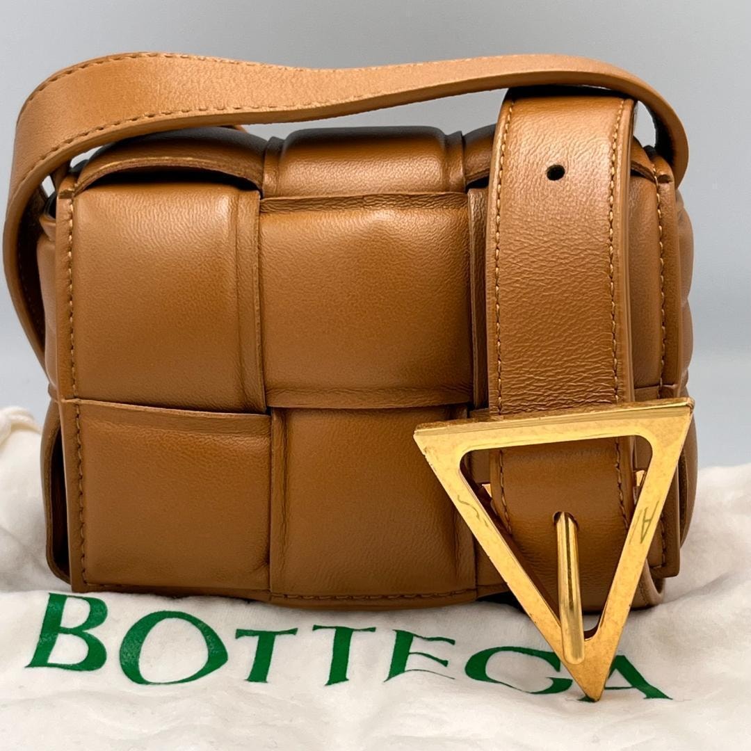 極美品☆ボッテガヴェネタ BOTTEGAVENETA キャンディパデッドカセット ショルダーバッグ キャメル