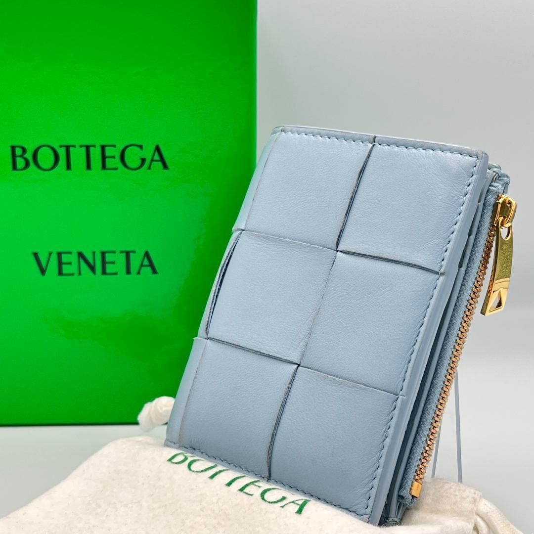 BOTTEGA VENETA ボッテガヴェネタ 財布 二つ折り スモールカセットファスナーウォレット 水色