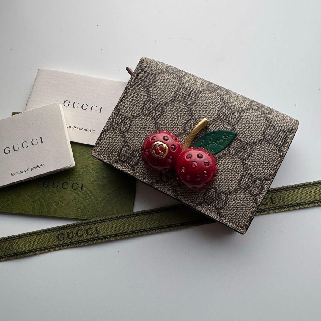 【極上美品】 GUCCI グッチ 2つ折り 財布 コンパクト さくらんぼ