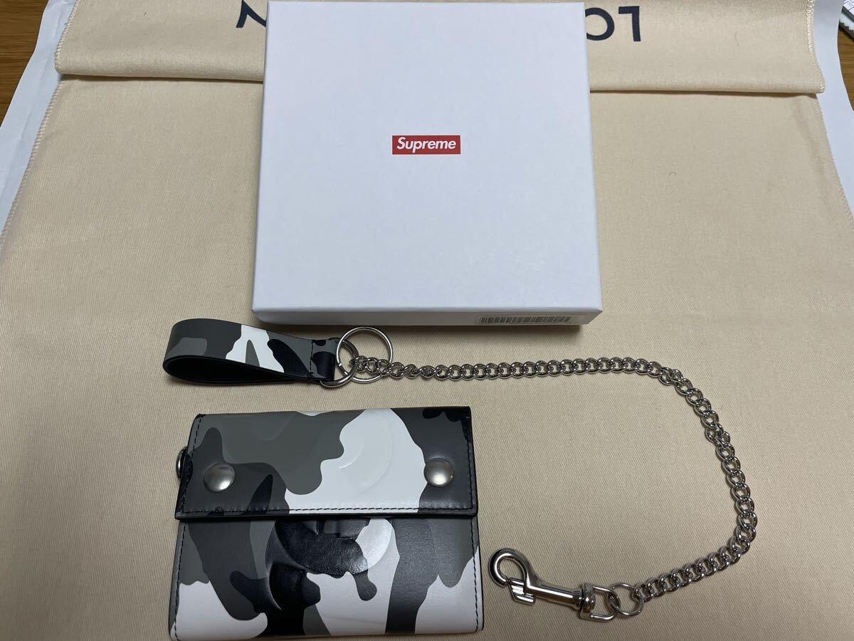 最終値下げ☆新品未使用完品☆シュプリームSupreme Leather Chain Wallet Snow Camo