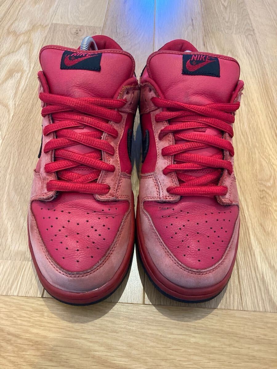 ナイキ SB ダンク ロー "ピュア ブラッド"