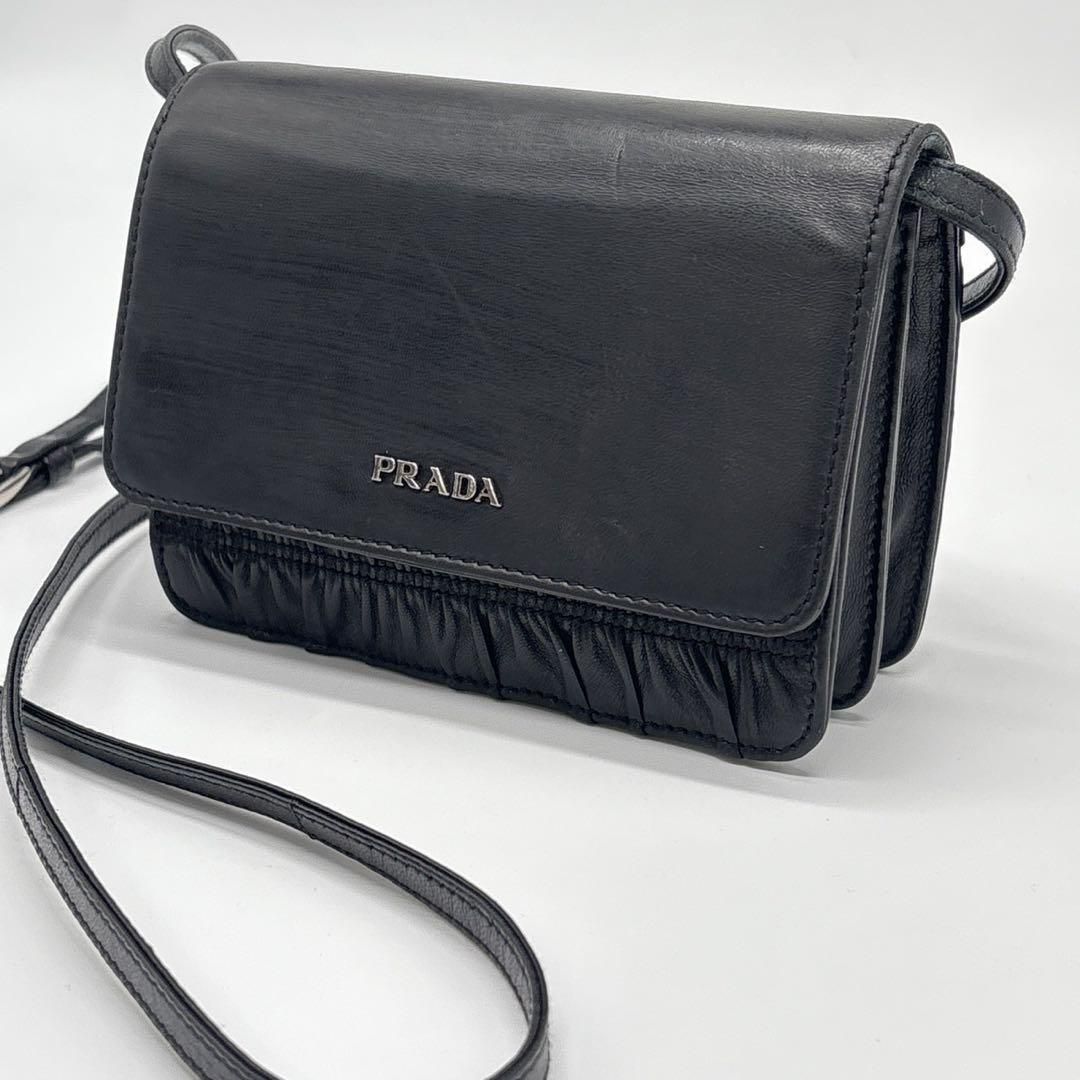 プラダ　PRADA レザー　ショルダーバッグ　25031801