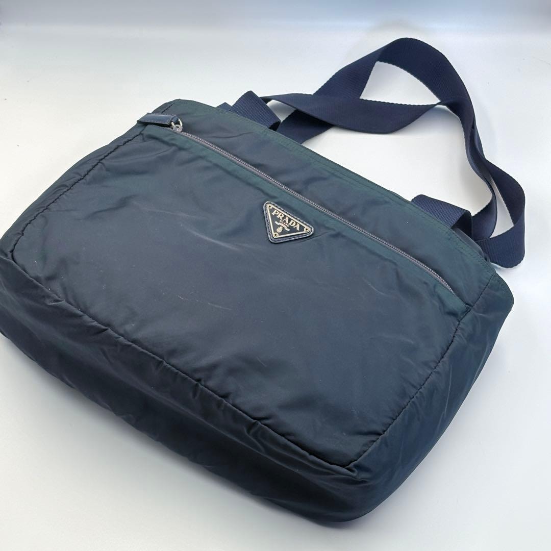 美品PRADAナイロンメッセンジャーショルダーバッグネイビー